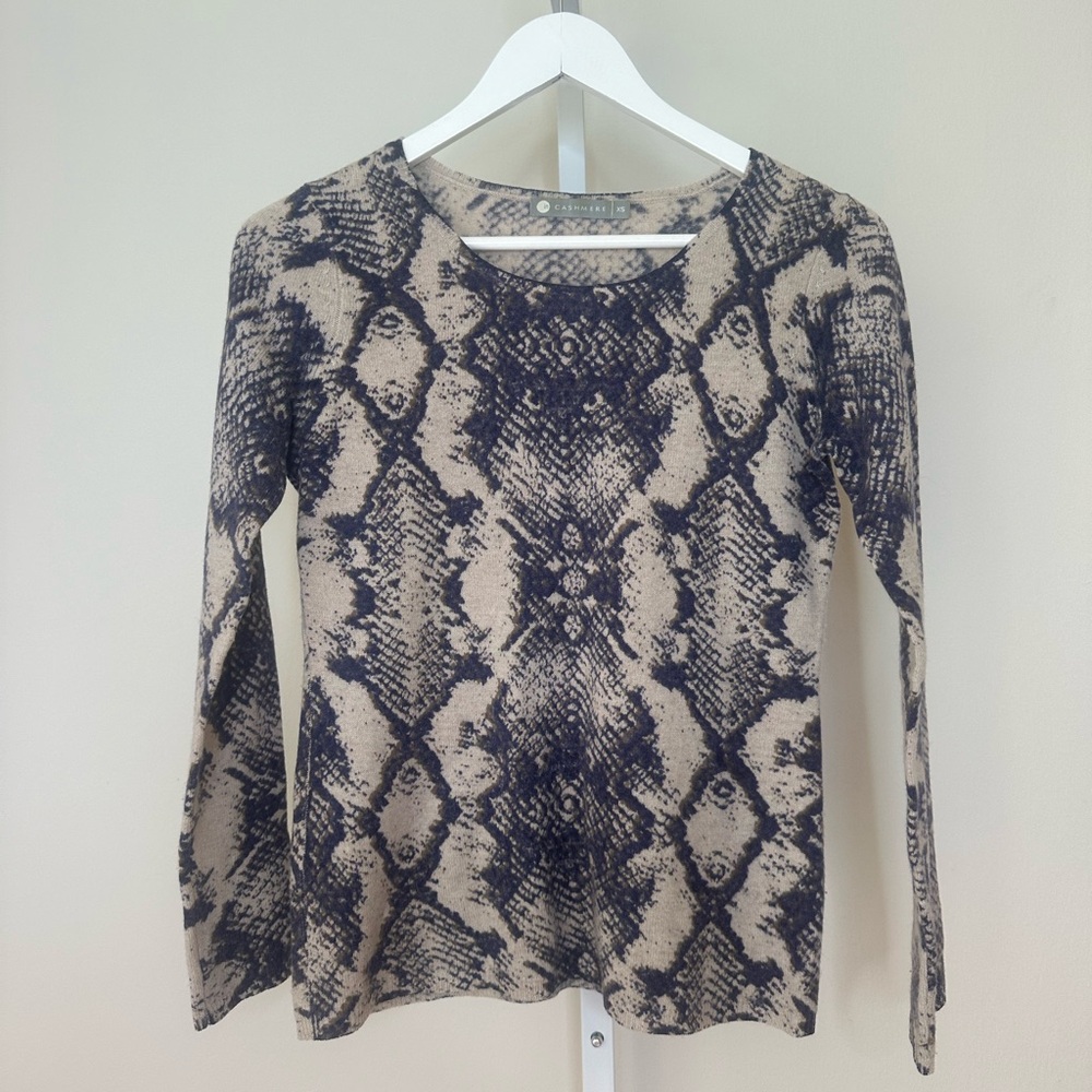 InCashmere Sweater in Size XS